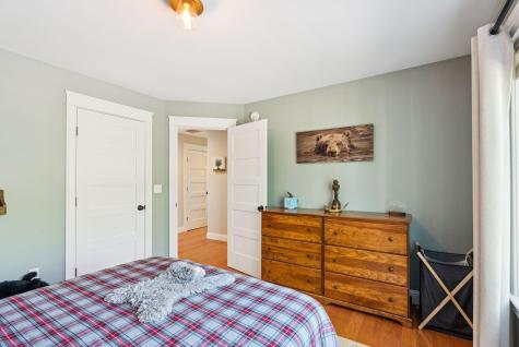 10 Arlington Court Gray ME 04039