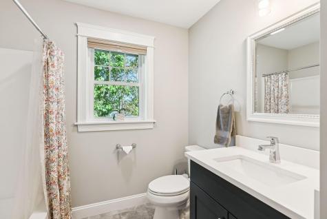 10 Arlington Court Gray ME 04039