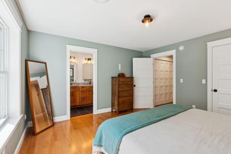 10 Arlington Court Gray ME 04039