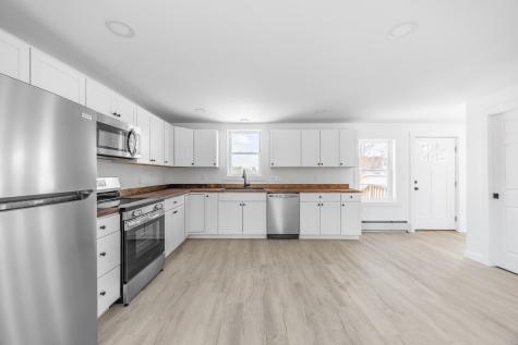 139 Billings Road Hermon ME 04401