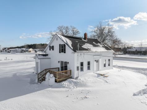 139 Billings Road Hermon ME 04401