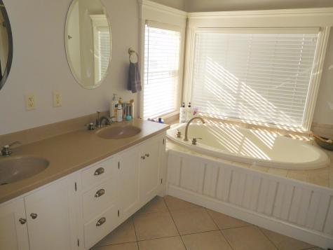 173 Fairway Drive Auburn ME 04210