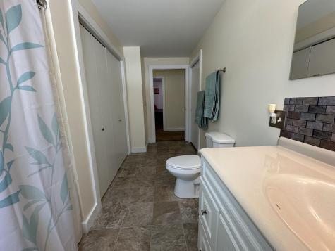 25 Yarmouth Road Gray ME 04039