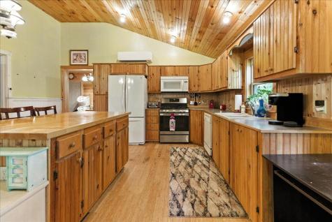 24 Fortin Drive Leeds ME 04263