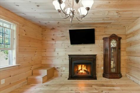 24 Fortin Drive Leeds ME 04263