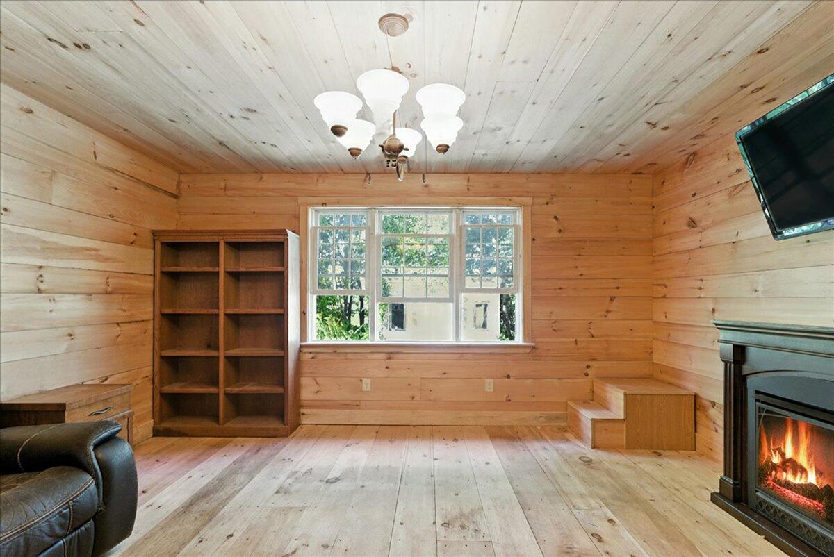 24 Fortin Drive Leeds ME 04263