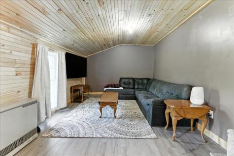 24 Fortin Drive Leeds ME 04263