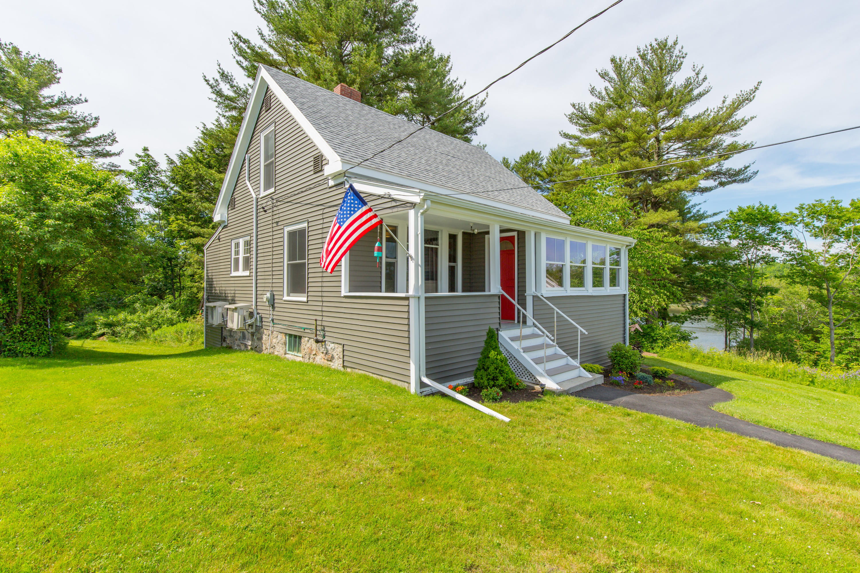106 Middle Road Falmouth ME 04105