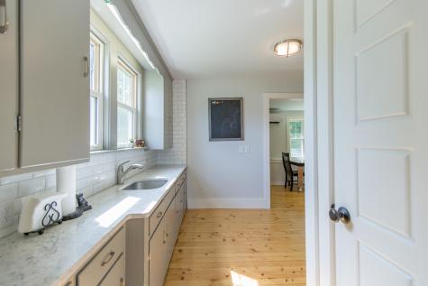 106 Middle Road Falmouth ME 04105
