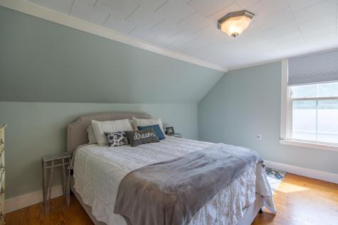 106 Middle Road Falmouth ME 04105