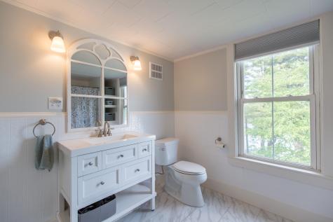106 Middle Road Falmouth ME 04105