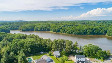 106 Middle Road Falmouth ME 04105