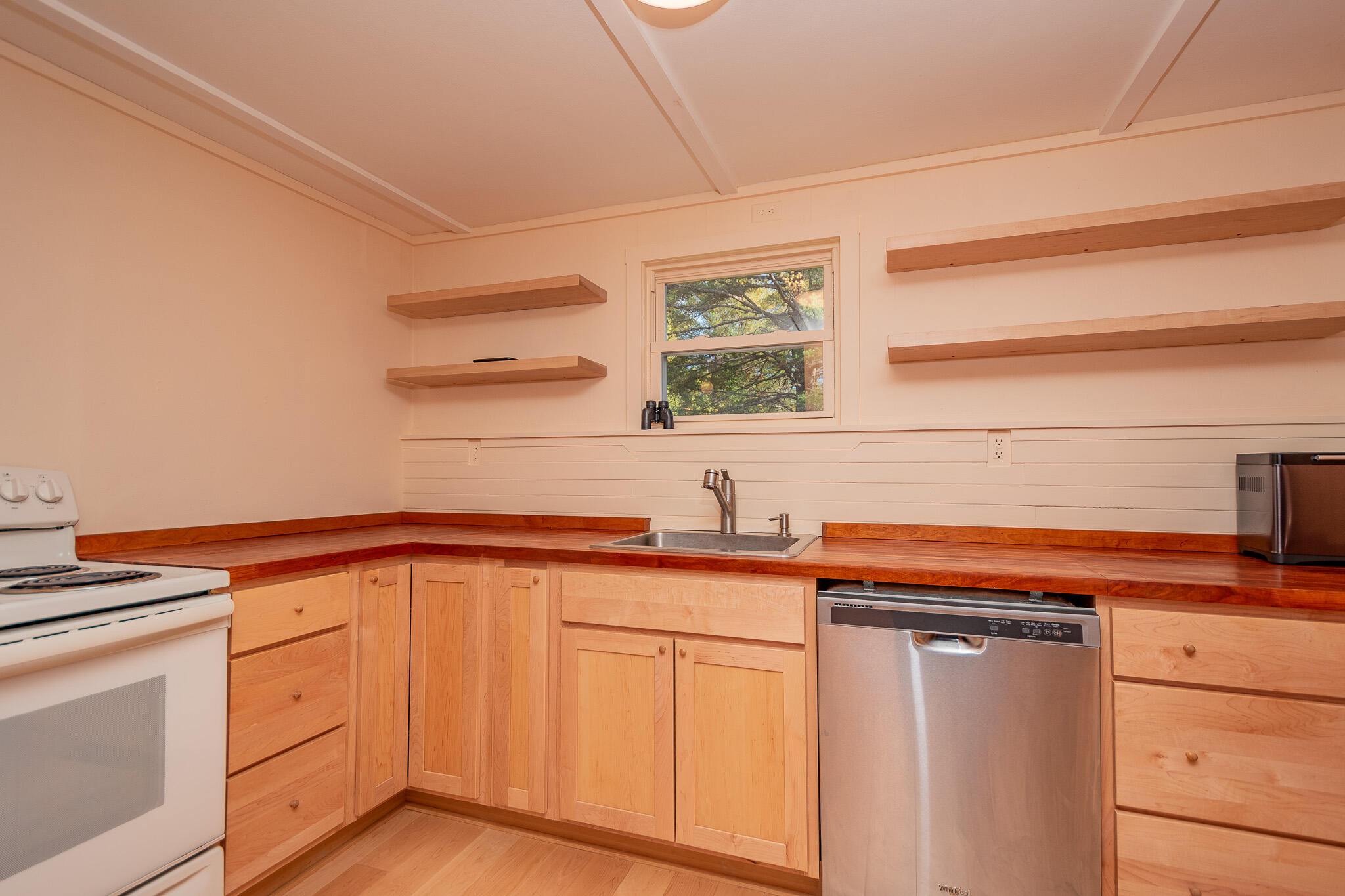 4551 Bennoch Road Alton ME 04468