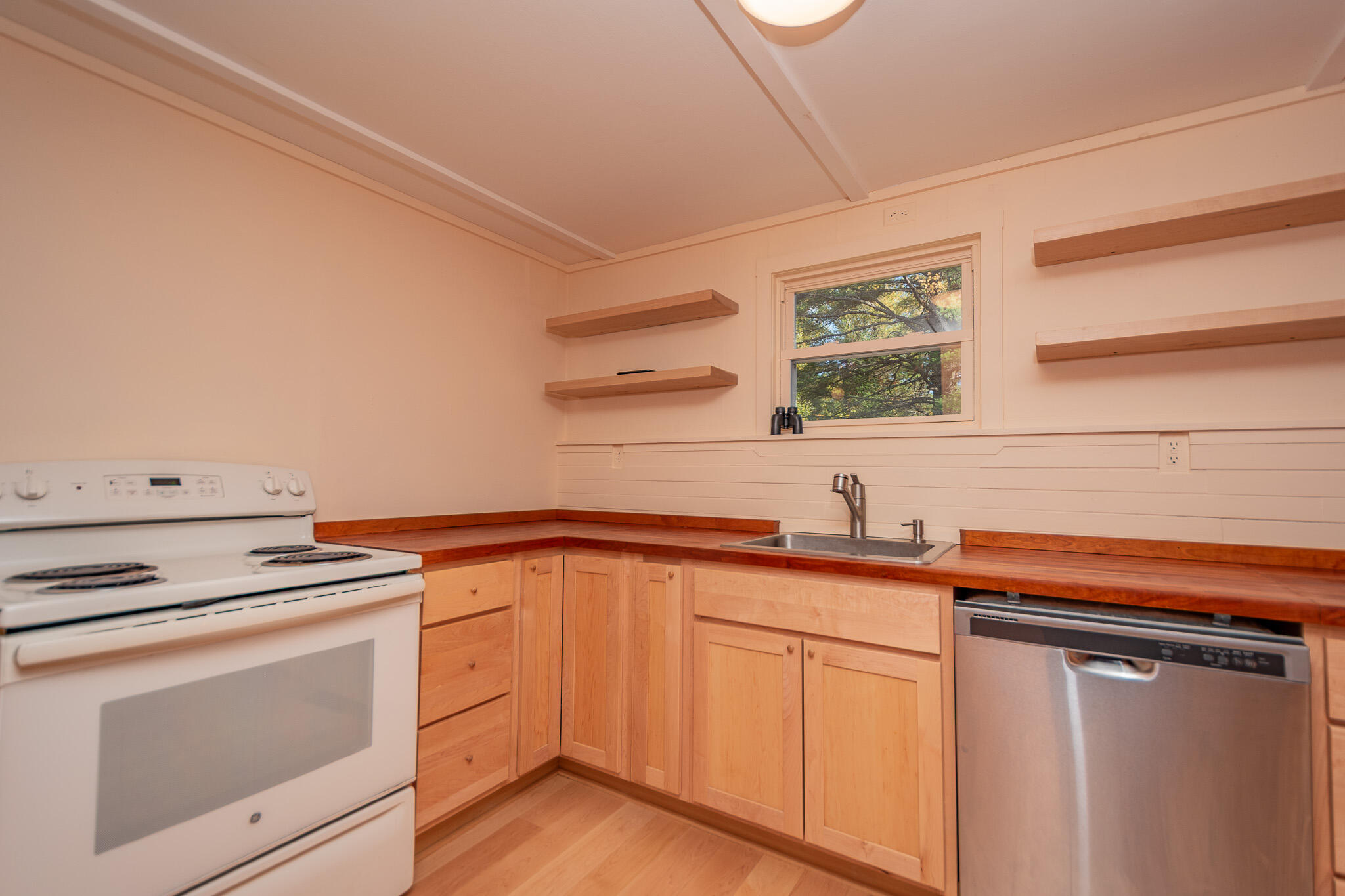 4551 Bennoch Road Alton ME 04468