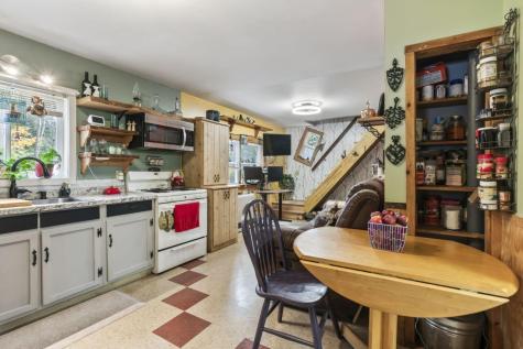 31 Sunflower Estates Rome ME 04963