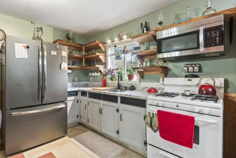 31 Sunflower Estates Rome ME 04963