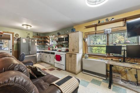 31 Sunflower Estates Rome ME 04963