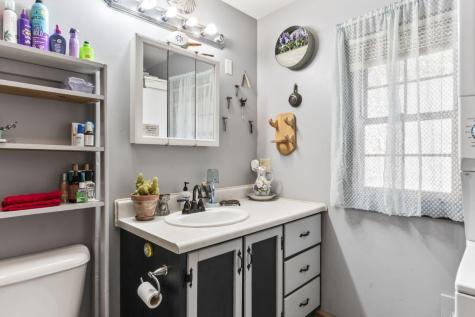 31 Sunflower Estates Rome ME 04963