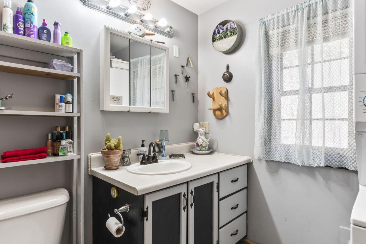 31 Sunflower Estates Rome ME 04963