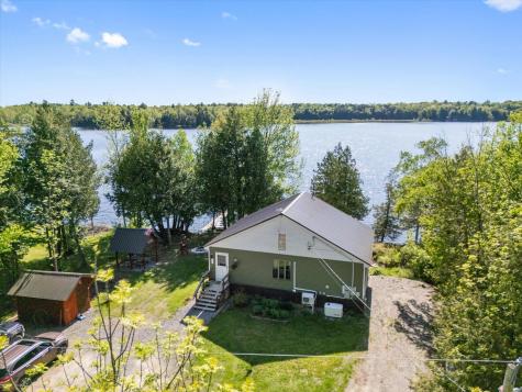 32 Whites Pond Road Palmyra ME 04965