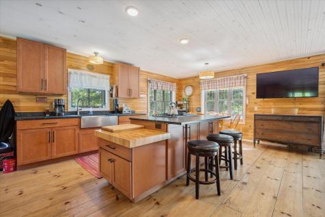 32 Whites Pond Road Palmyra ME 04965