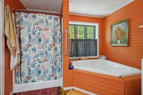 32 Whites Pond Road Palmyra ME 04965