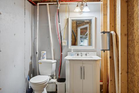 32 Whites Pond Road Palmyra ME 04965