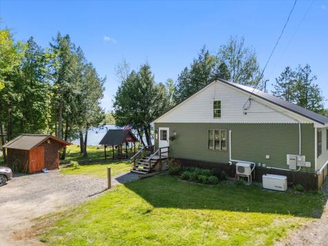 32 Whites Pond Road Palmyra ME 04965