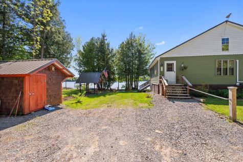 32 Whites Pond Road Palmyra ME 04965