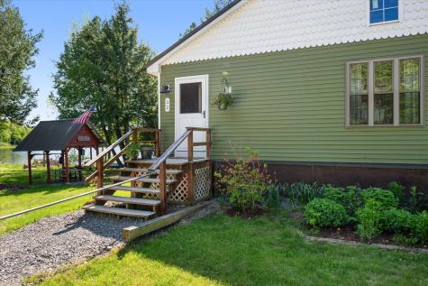 32 Whites Pond Road Palmyra ME 04965