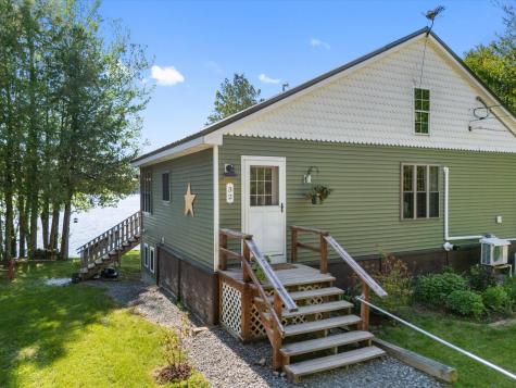 32 Whites Pond Road Palmyra ME 04965