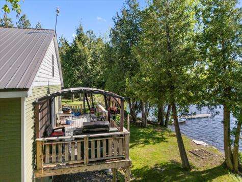 32 Whites Pond Road Palmyra ME 04965