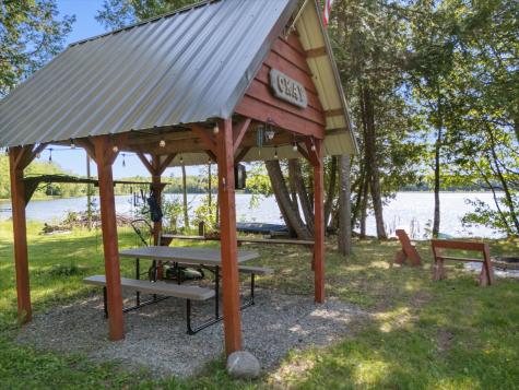 32 Whites Pond Road Palmyra ME 04965