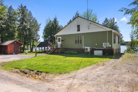 32 Whites Pond Road Palmyra ME 04965