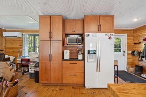 32 Whites Pond Road Palmyra ME 04965