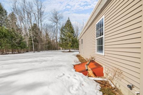 40 Harwood Road Farmingdale ME 04344