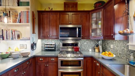 15 Wadsworth Street Thomaston ME 04861