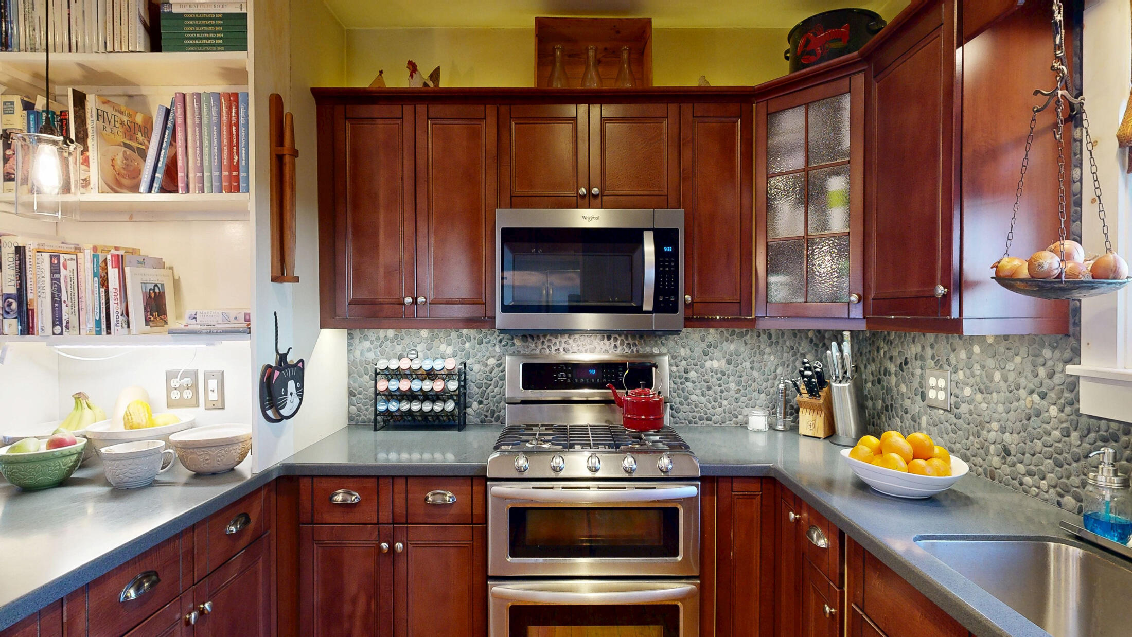 15 Wadsworth Street Thomaston ME 04861