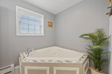 43 Boxwood Lane Hermon ME 04401