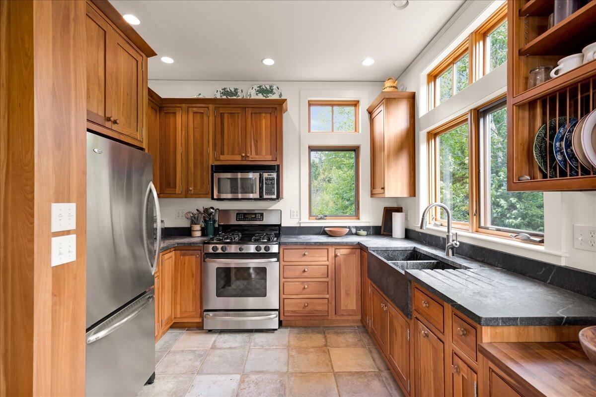 10 Moss Ledge Landing Lane Deer Isle ME 04627