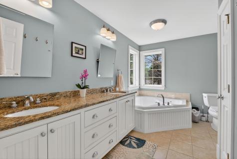 6 Leighton Farm Road Cape Elizabeth ME 04107