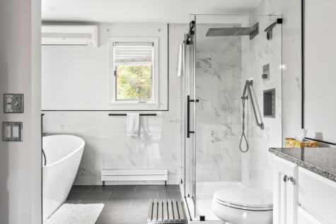 90 Bald Head Cliff Road York ME 03902