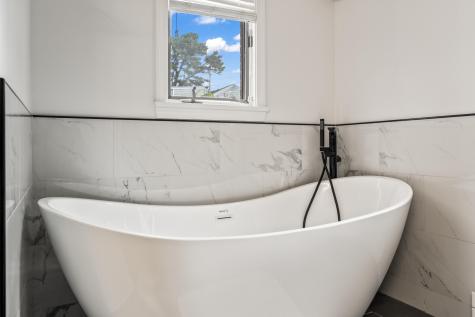 90 Bald Head Cliff Road York ME 03902