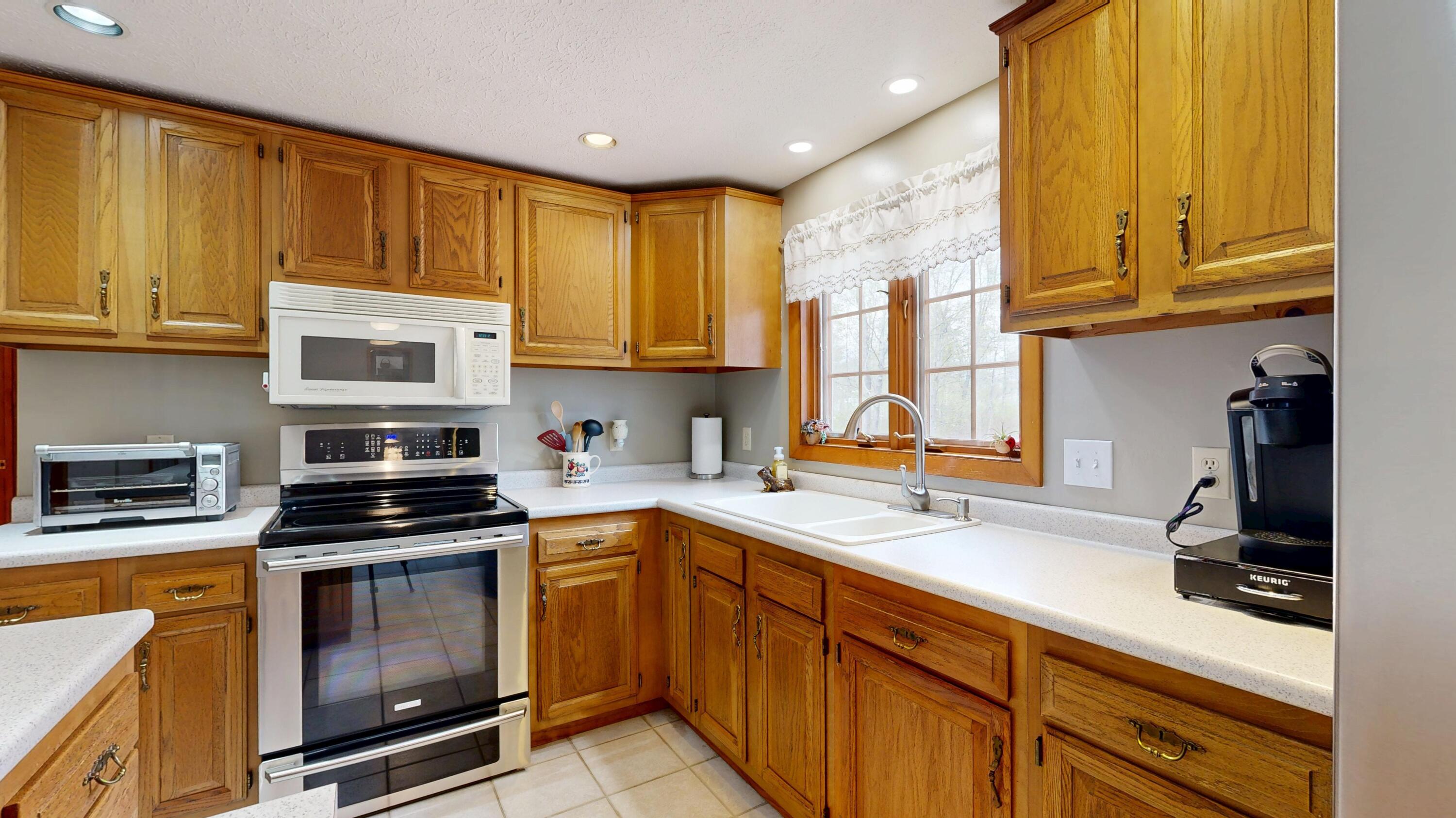 17 Orchard Circle Lewiston ME 04240