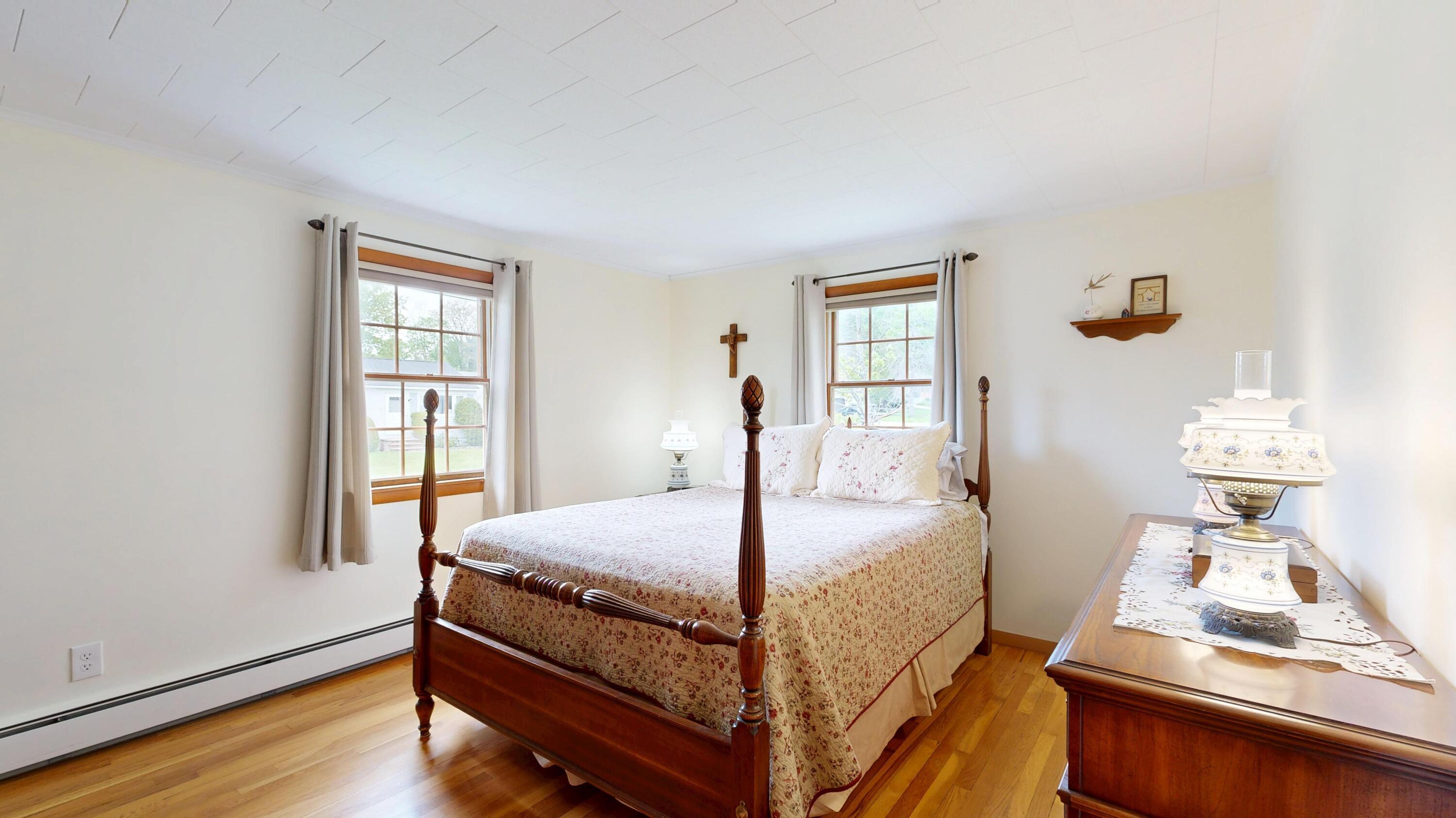17 Orchard Circle Lewiston ME 04240