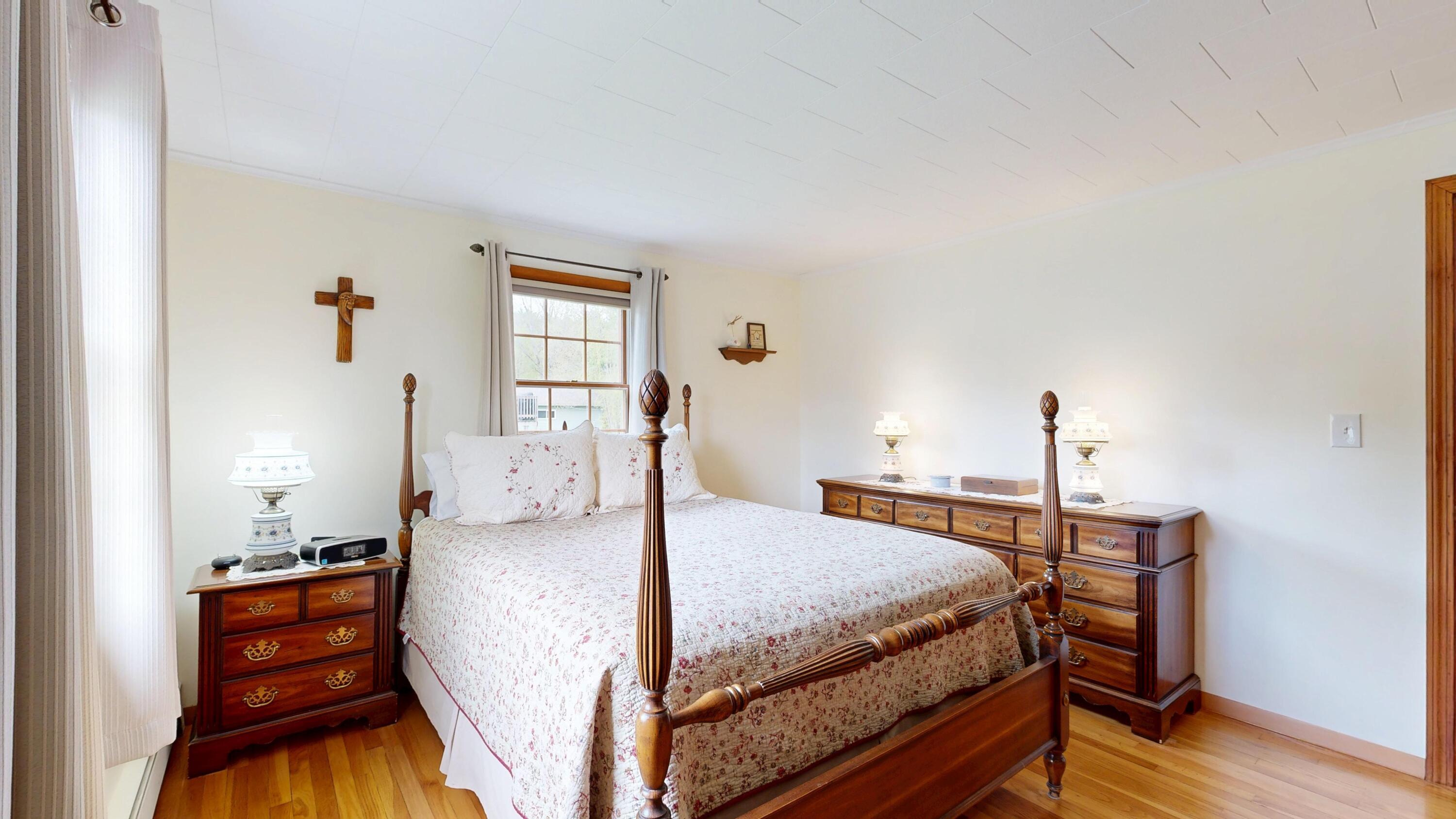 17 Orchard Circle Lewiston ME 04240
