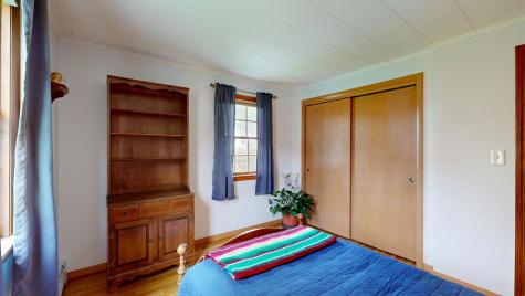 17 Orchard Circle Lewiston ME 04240