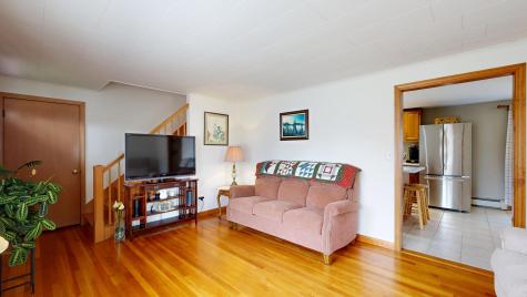 17 Orchard Circle Lewiston ME 04240