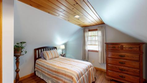 17 Orchard Circle Lewiston ME 04240