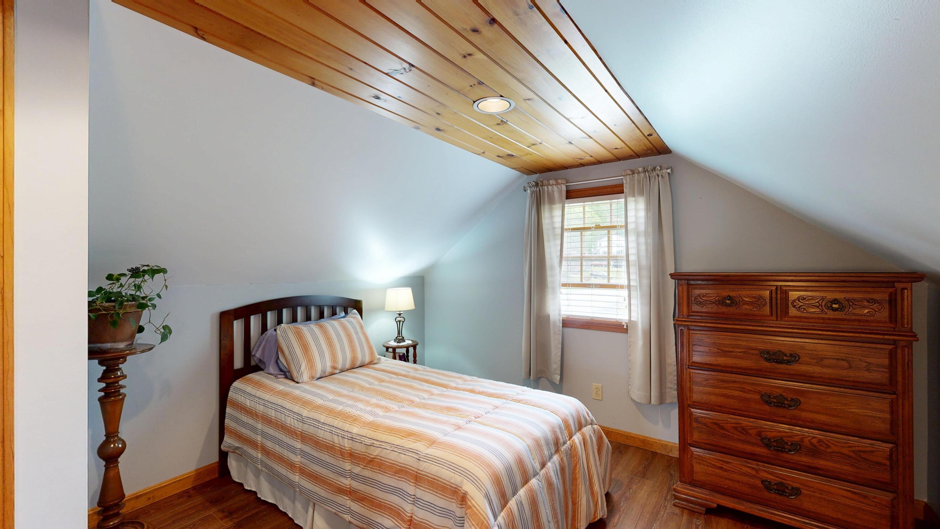 17 Orchard Circle Lewiston ME 04240